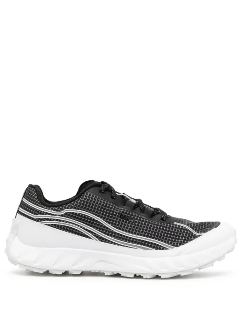 norda 002 grid-pattern low-top sneakers