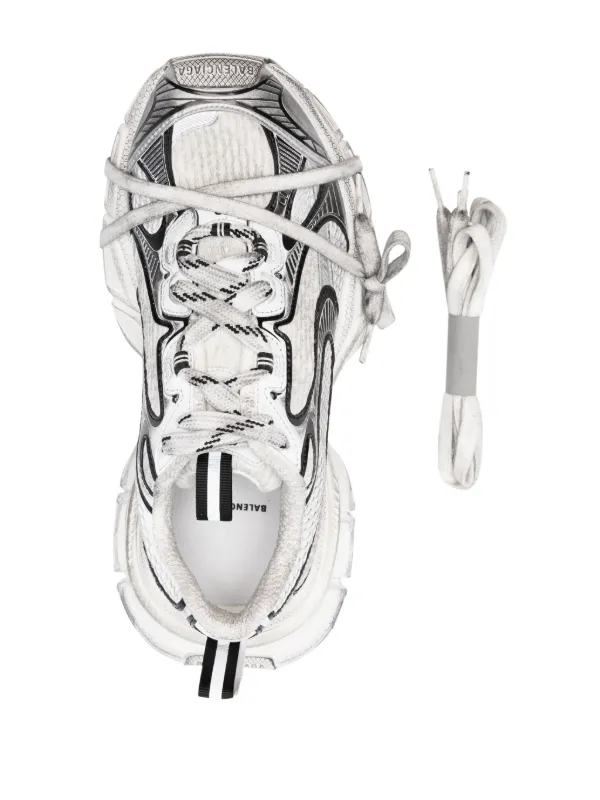 存在感絶大【BALENCIAGA】3XL Chain Mesh Fashion Sneakers Balenciaga 3Xl Chain Sneakers in Eggshell, Silver, & Gold | FWRD