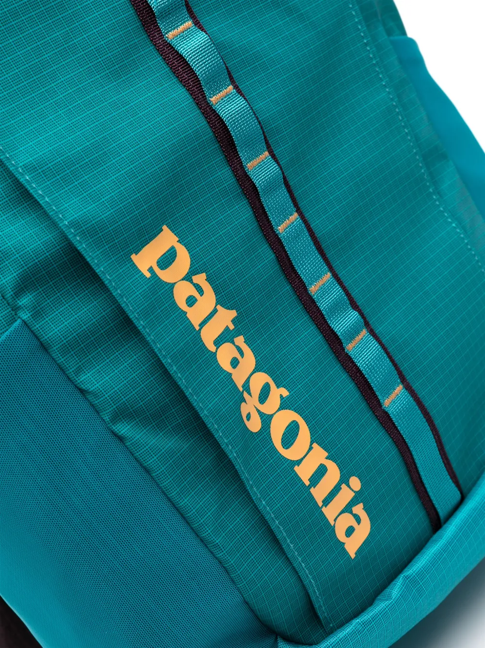 patagonia-black-hole-25l-backpack-farfetch