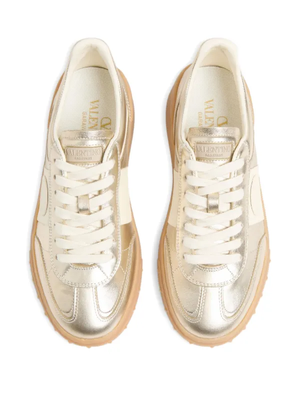 Valentino White Leather Platinum Stripe Rockstud Open  Valentino White and Gold Leather Sneakers display picture 1