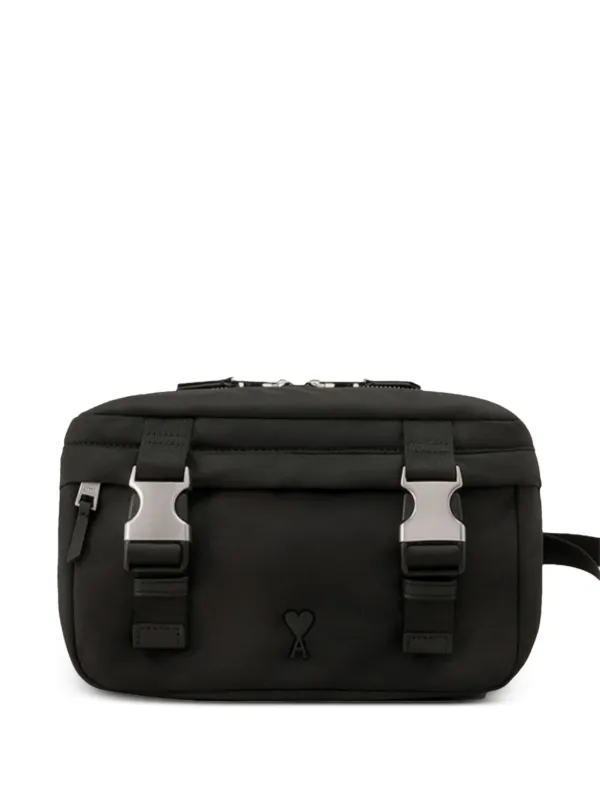 ★送料関税込★AMI PARIS Ami de Coeur ウォッシュバッグ AMI Paris Ami De Coeur buckle-detail Wash Bag | Black