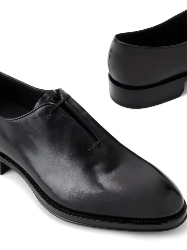 FERRAGAMO ブラック レザー シューズ Ferragamo レザー ダービーシューズ | ブラック | FARFETCH JP