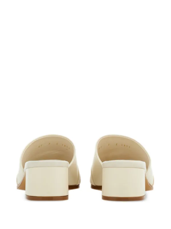 【フェラガモ】ヴァラリボンミュール Ferragamo ヴァラリボン 40mm ミュール | ホワイト | FARFETCH JP