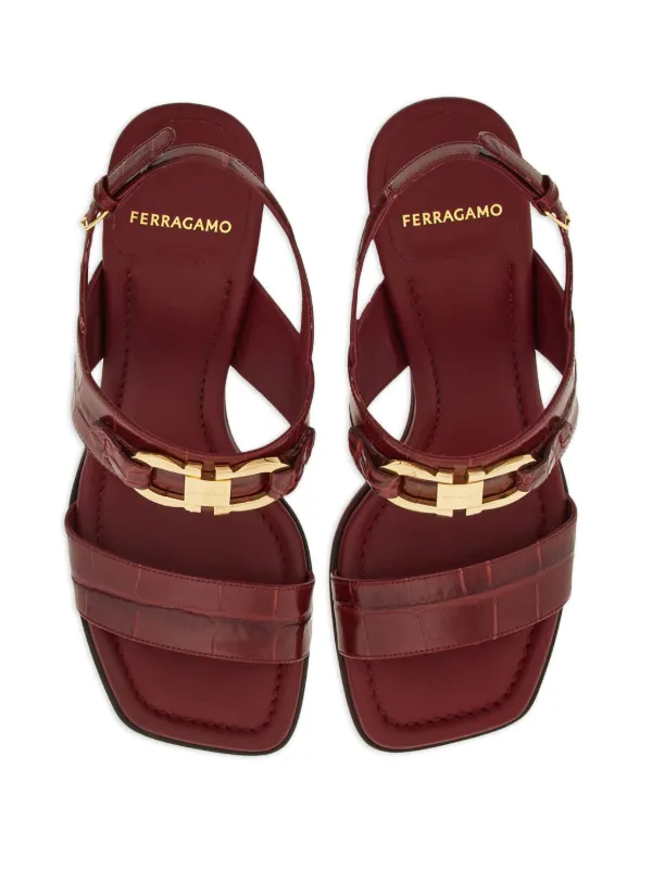 FERRAGAMOバーガンディ レザー ブーティ ゴールドバックル