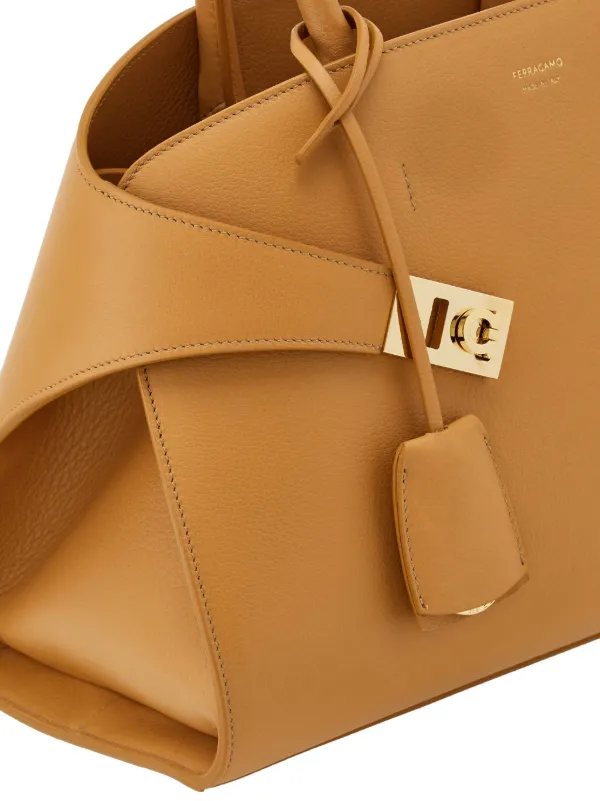 Ferragamo正規品/関税送料込み HUG Mini Tote Bag Ferragamo Mini Hug Leather Tote Bag | Green | FARFETCH
