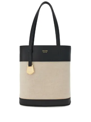 Ferragamo正規品/関税送料込み North-South charming tote bag FERRAGAMO North-South charming tote bag (S) | REVERSIBLE