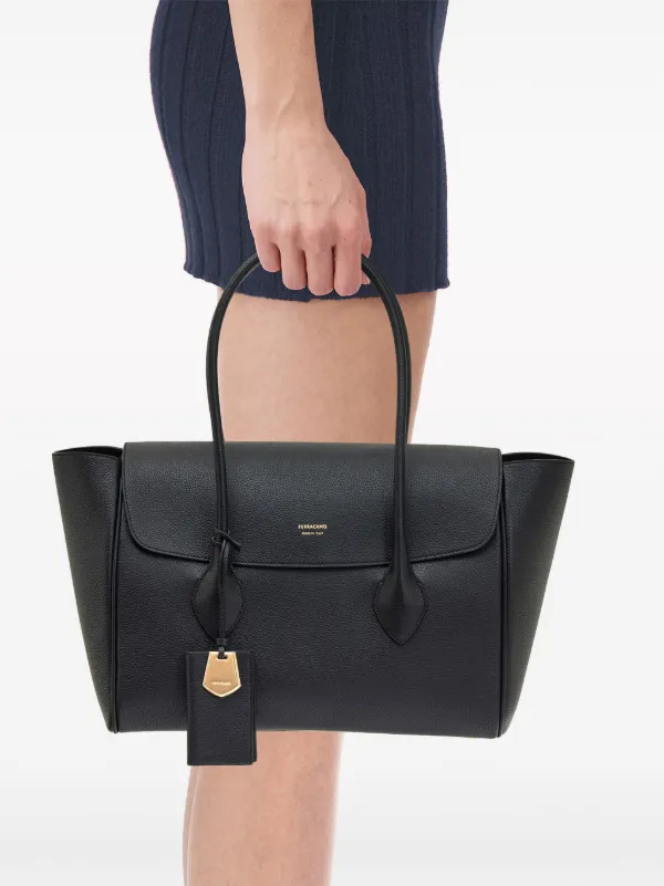 ショルダーバッグ・ポシェット Ferragamo Large Black Leather Tote Bag Ferragamo logo-plaque Leather Tote Bag | Black | FARFETCH JO