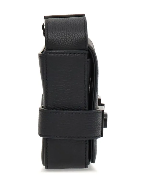 Ferragamo ガンチーニバックル レザーメッセンジャーバッグ