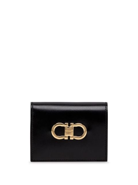 Ferragamo cartera con placa del logo