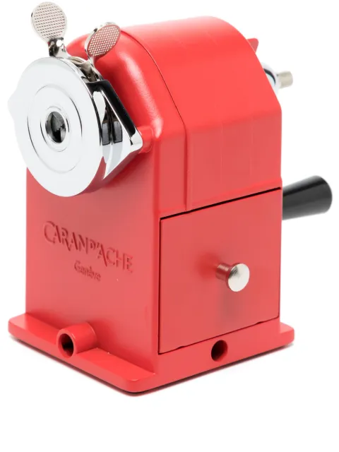 Caran d'Ache sacapuntas con logo en relieve