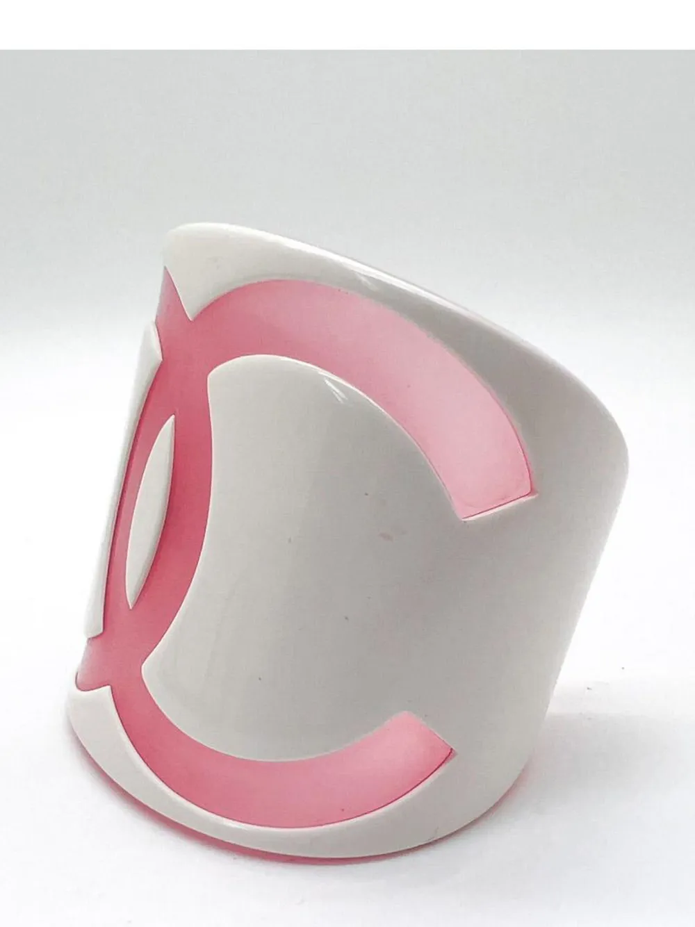 CHANEL Pre-Owned Vintage Chanel Pink Cut Out Oversize CC Cuff 2001 - Wit