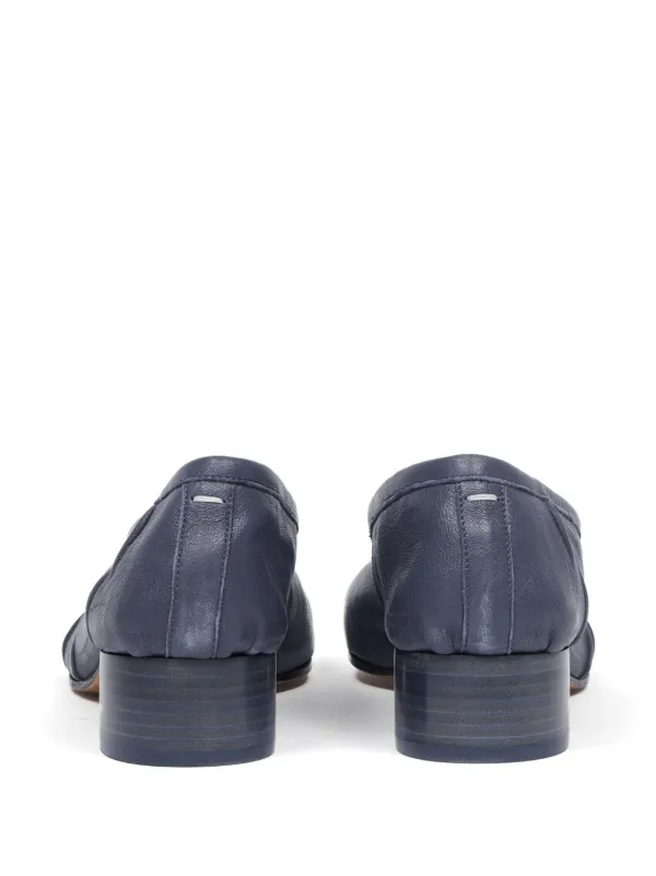 【関税込み】Maison Margiela ブルー フェザー ミュール Maison Margiela Tabi New 30mm フラットシューズ | ブルー