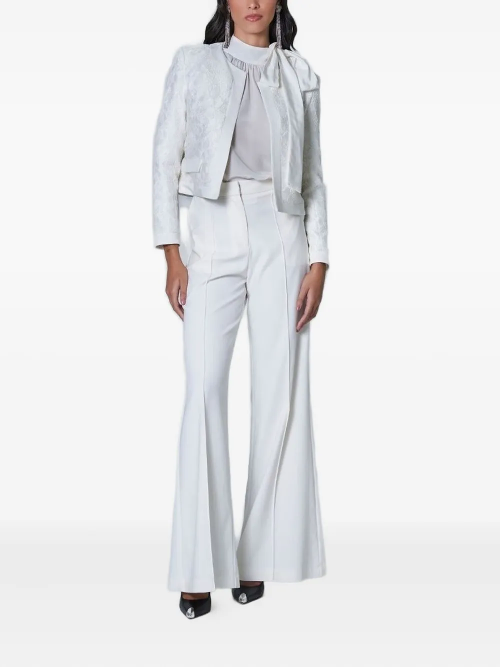 Lethicia Bronstein Crêpe blouse met strikhals - Wit