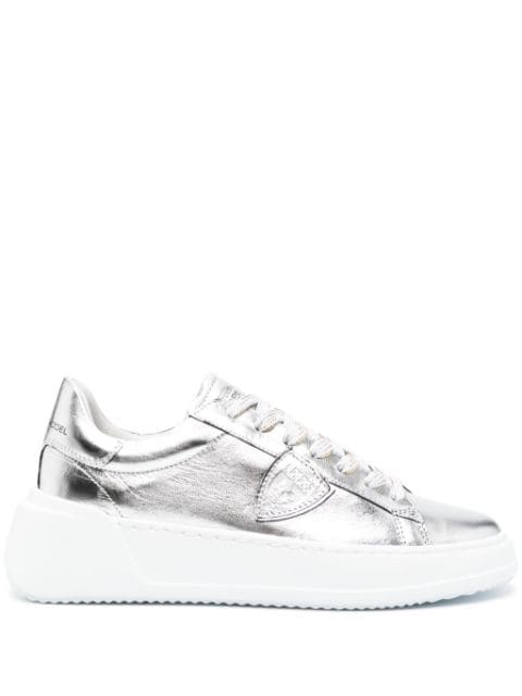 Très Temple metallic-finish sneakers