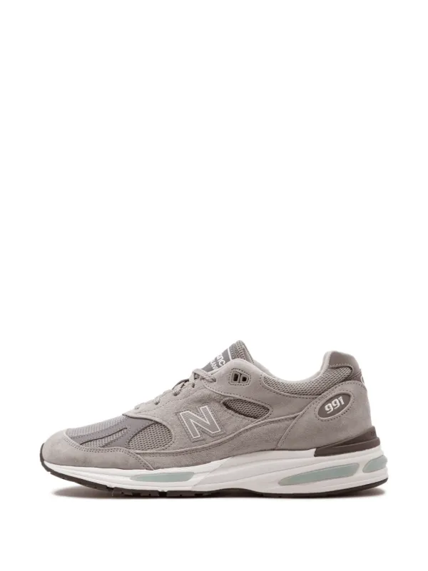 New Balance 991v2 