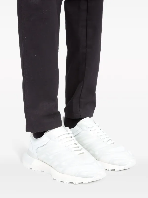 マルジェラ 50/50レースアップスニーカー ホワイト/ブラック Maison Margiela 50-50 レースアップ スニーカー | ホワイト
