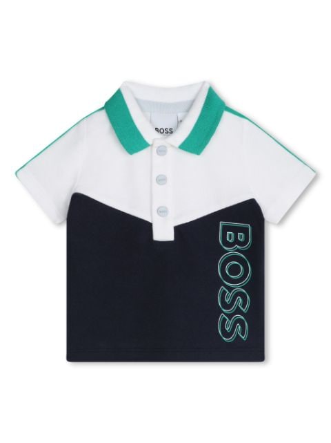 BOSS Kidswear قميص بولو متباين الألوان بطبعة شعار الماركة 