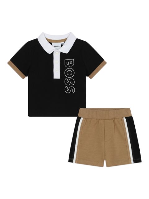 BOSS Kidswear طقم شورت وقميص بولو بطبعة شعار الماركة