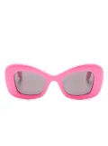 Alexander McQueen Eyewear Bold cat-eye tinted sunglasses - Pink