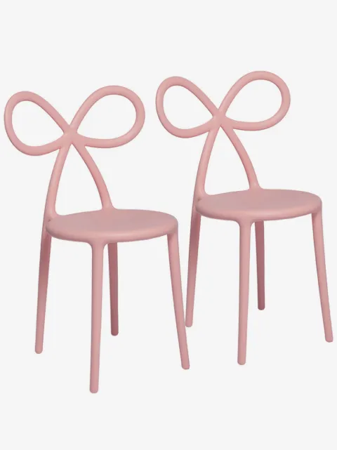 Qeeboo conjunto de dos sillas con diseño de lazo