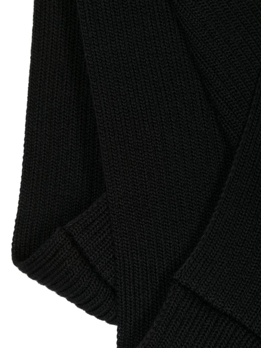 Shop Julius Ribbed Circular-design Scarf In Black