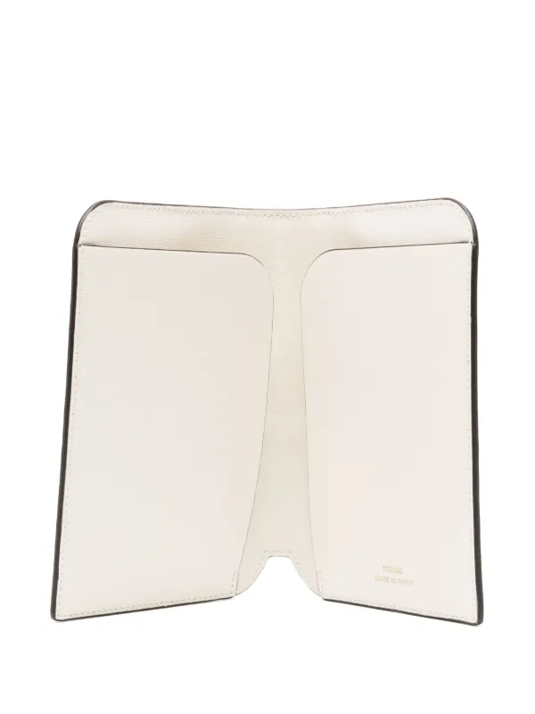 【Toteme】モノグラム入りレザーパスポートホルダー Monogram leather passport holder black – TOTEME