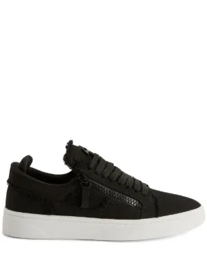 ルブタン　34.5 ヌード Christian Louboutin stud-embellished Sneakers | Black | FARFETCH ZA
