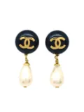 CHANEL Pre-Owned 1996 CC faux-pearl clip-on drop earrings - Gold