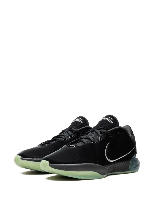 Nike lebron 1 nere online