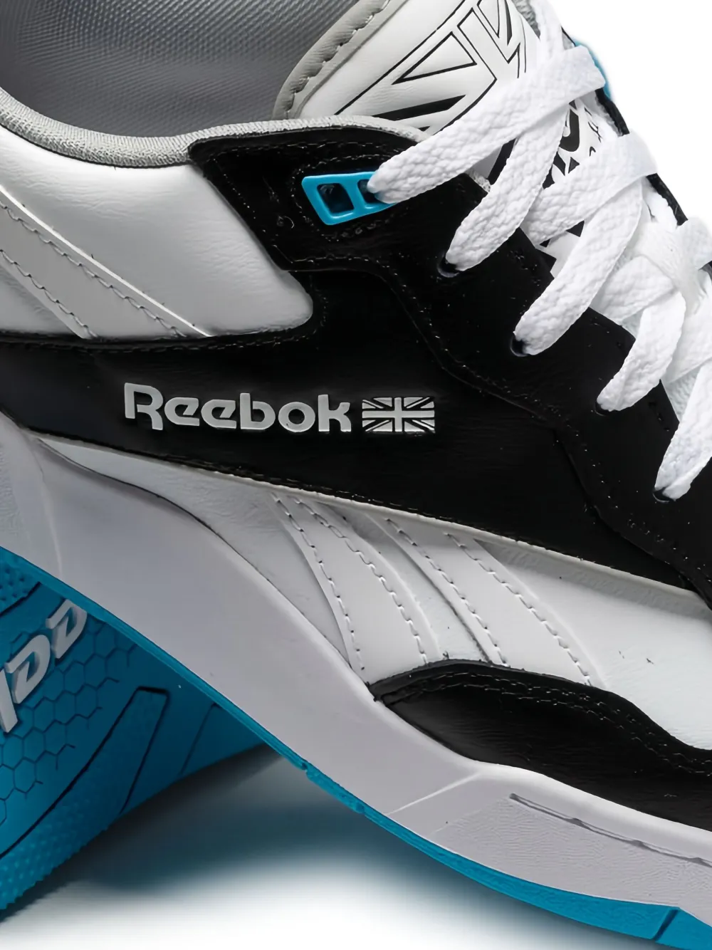 Reebok Classic BB4000 OG "Shaq Attaq" sneakers Wit