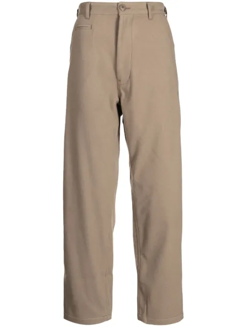 izzue logo-appliqué straight-leg trousers