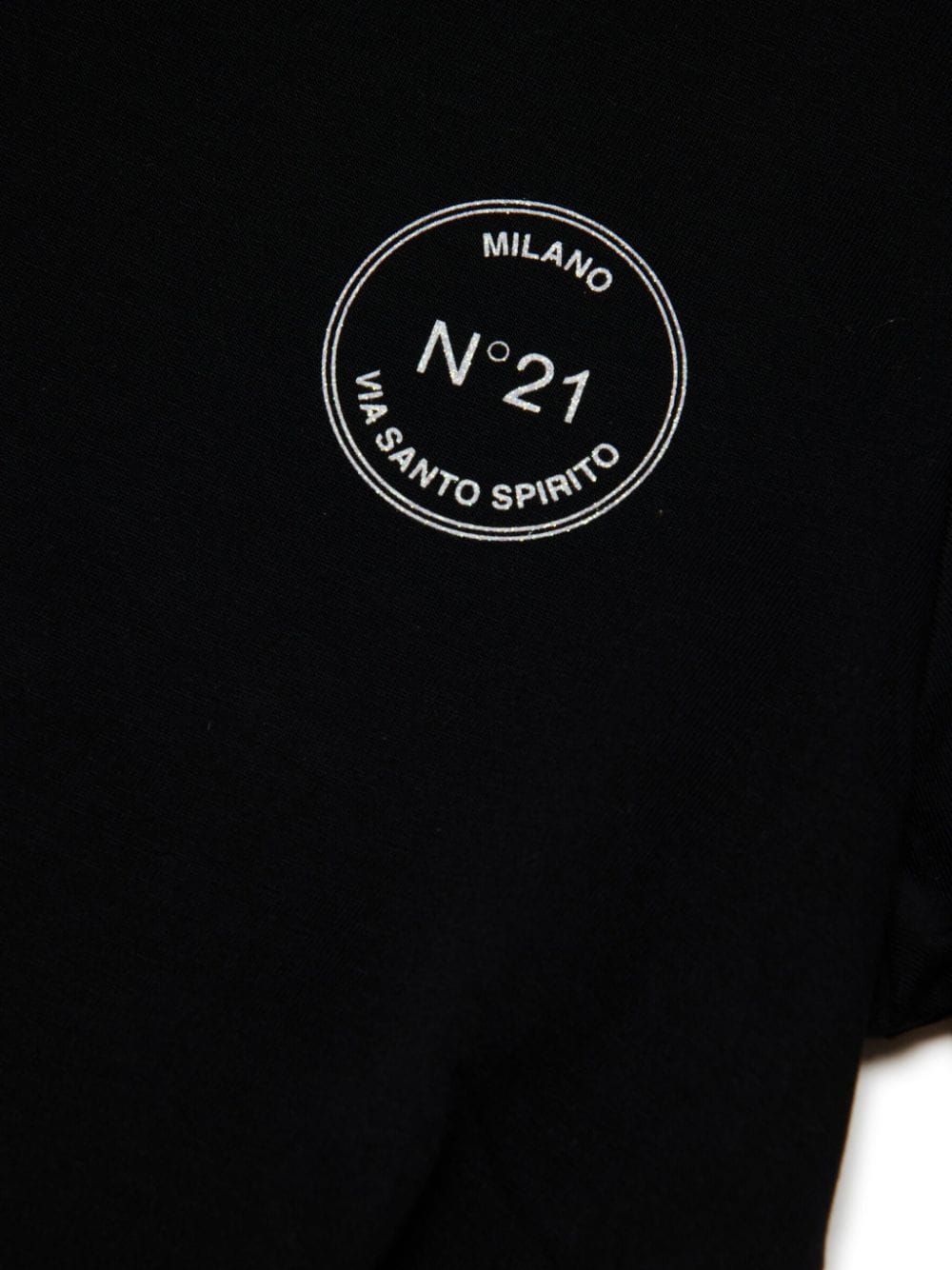 Shop N°21 Logo-print Asymmetric-hem T-shirt In Black
