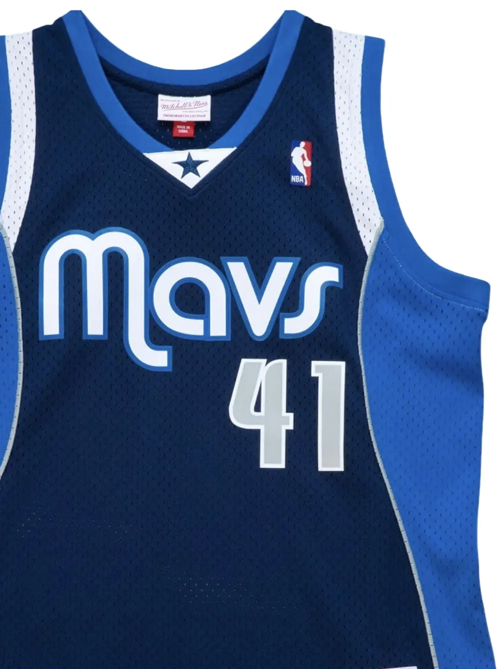 Mitchell & Ness NBA Dallas Mavericks 2011 Dirk Nowitzki Swingman jersey top met print - Blauw
