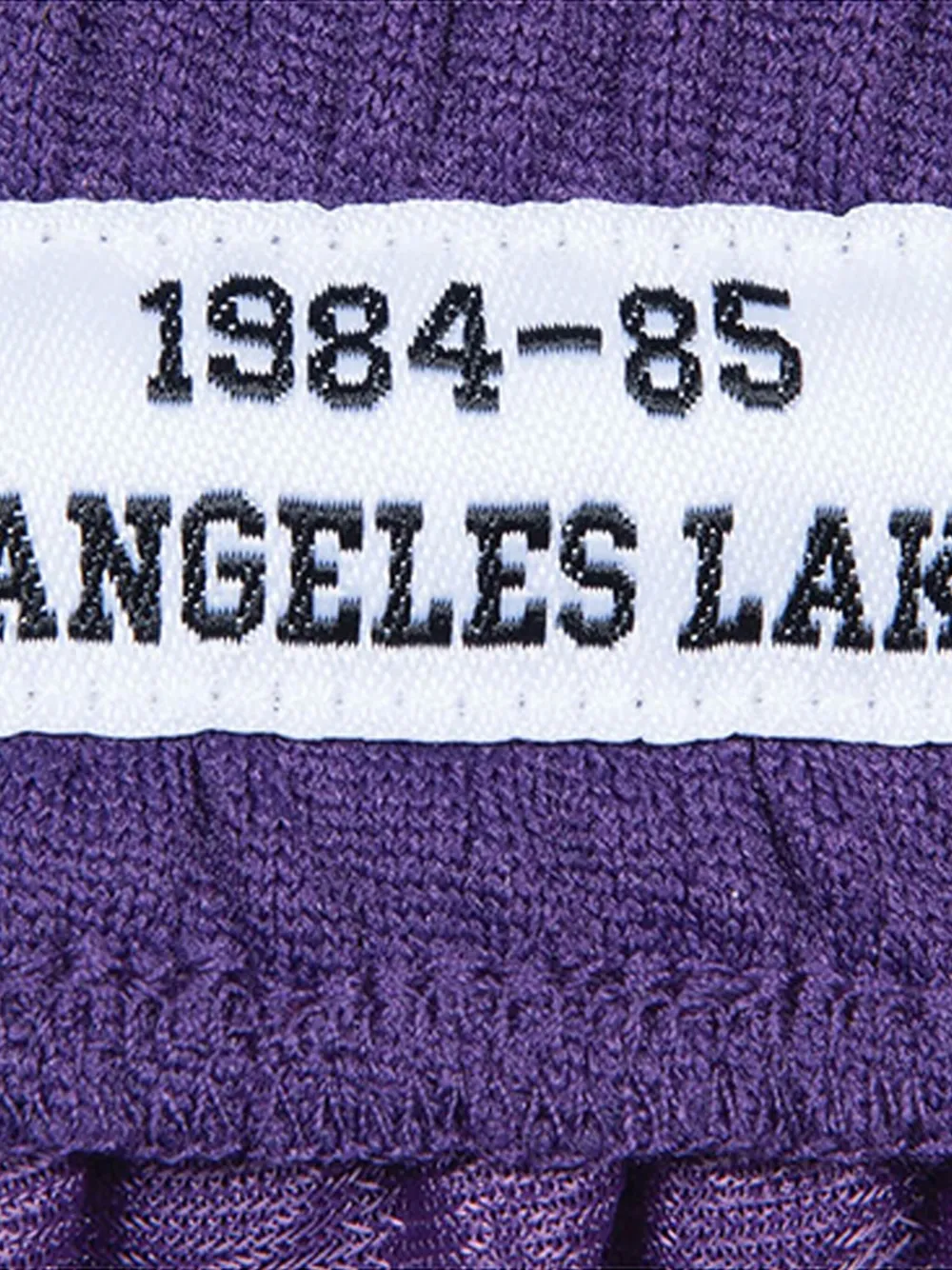 Mitchell & Ness shorts LA Lakers 84-85 Swingman Road en colaboración con NBA | Shorts para correr | Image 2