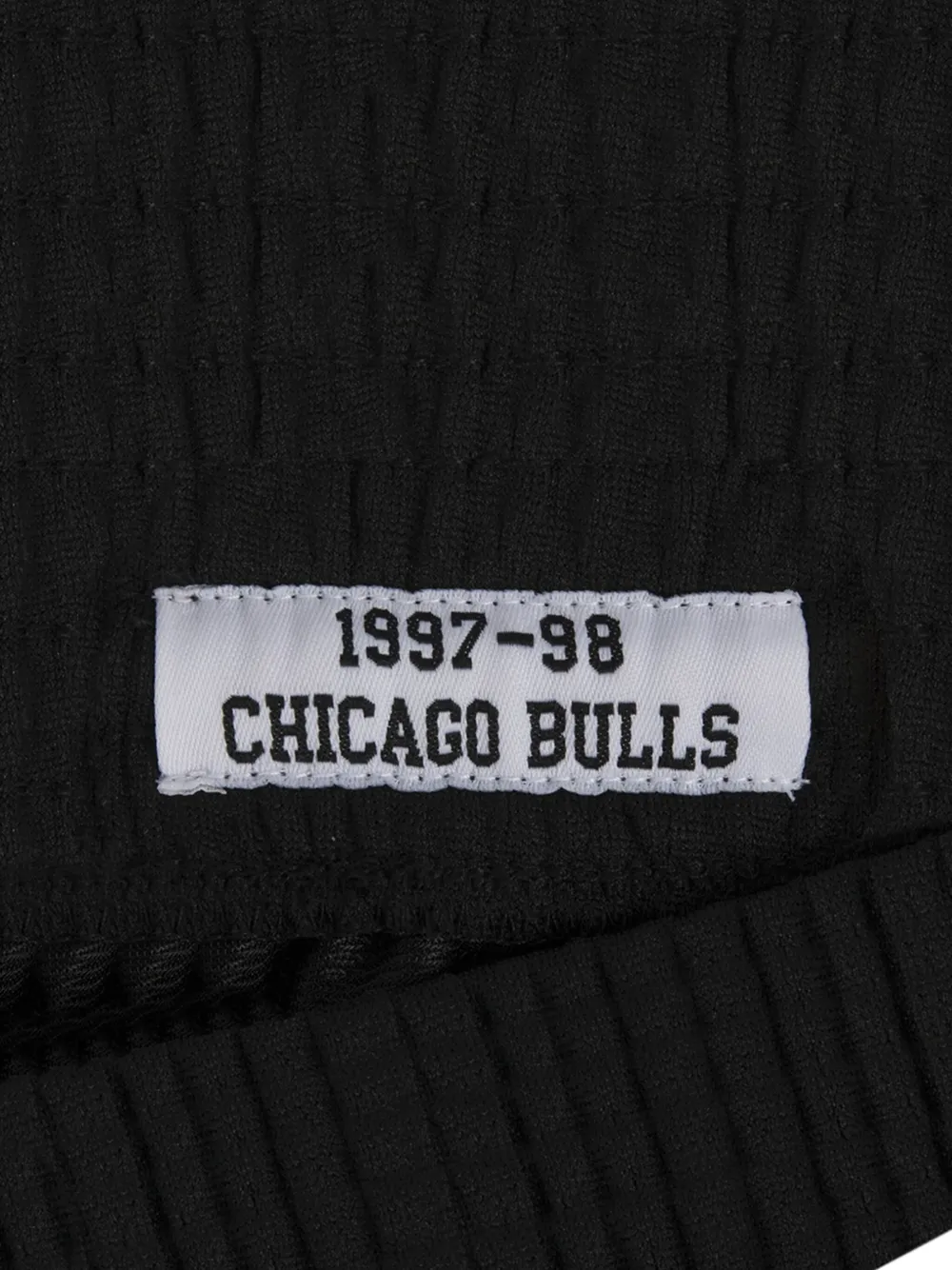 Mitchell & Ness x NBA Chicago Bulls 97-98 Alternate Swingman shorts | Track & Running Shorts | Image 2