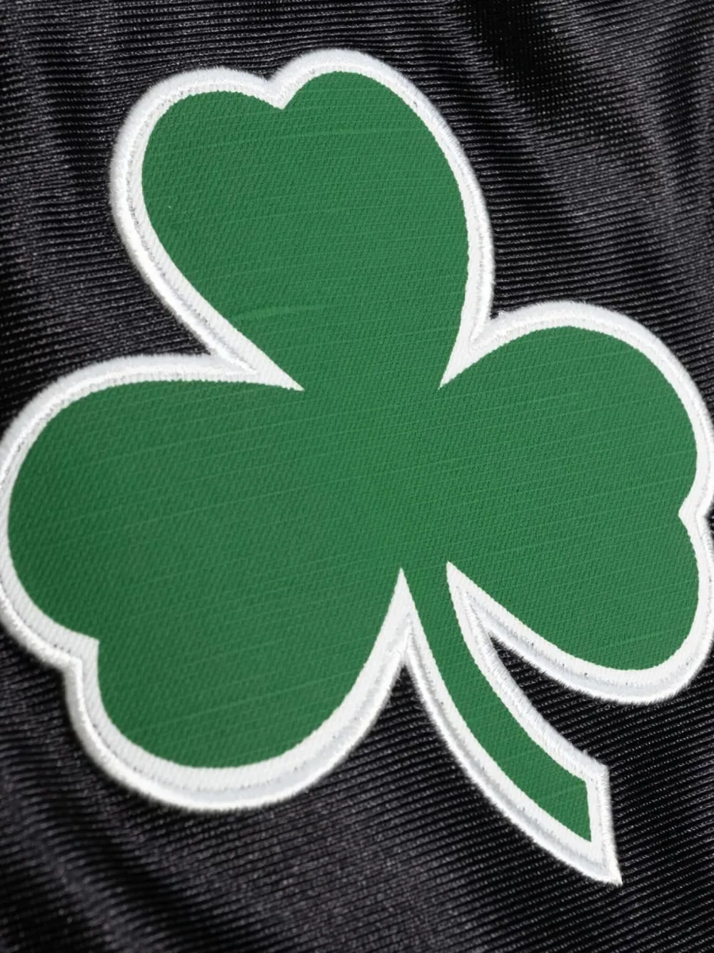 Mitchell & Ness shamrock-detail swingman shorts Beige