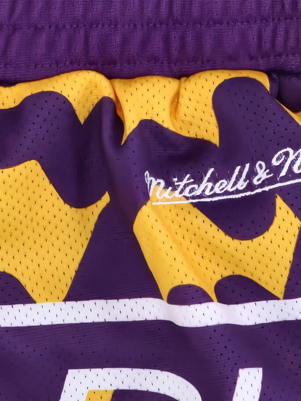 Mitchell & Ness Jumbotron 2.0 Sublimated "NCAA LSU Tigers" shorts Geel