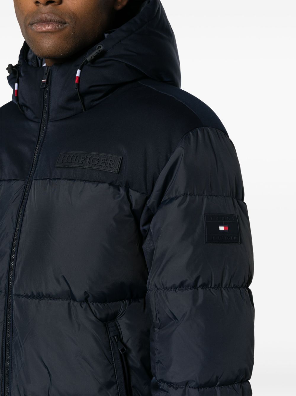 TOMMY HILFIGER LOGO-APPLIQUÉ PADDED JACKET 