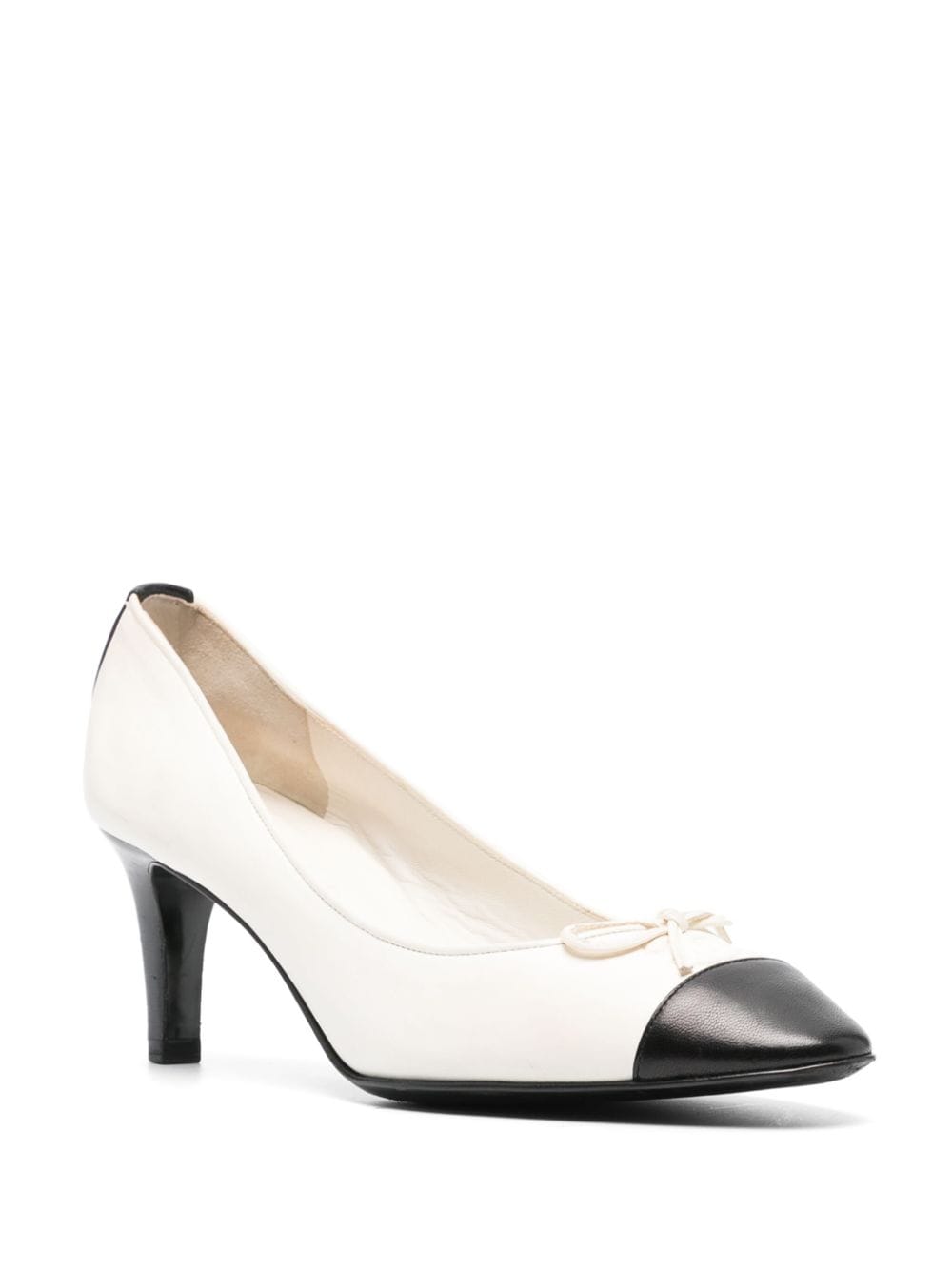Pre-owned Chanel 1990s Contrasting Toe Pumps In White