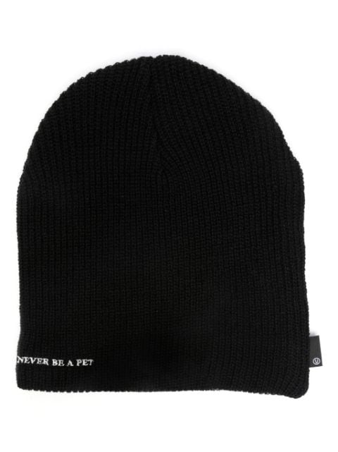 Undercover slogan-embroidered ribbed beanie