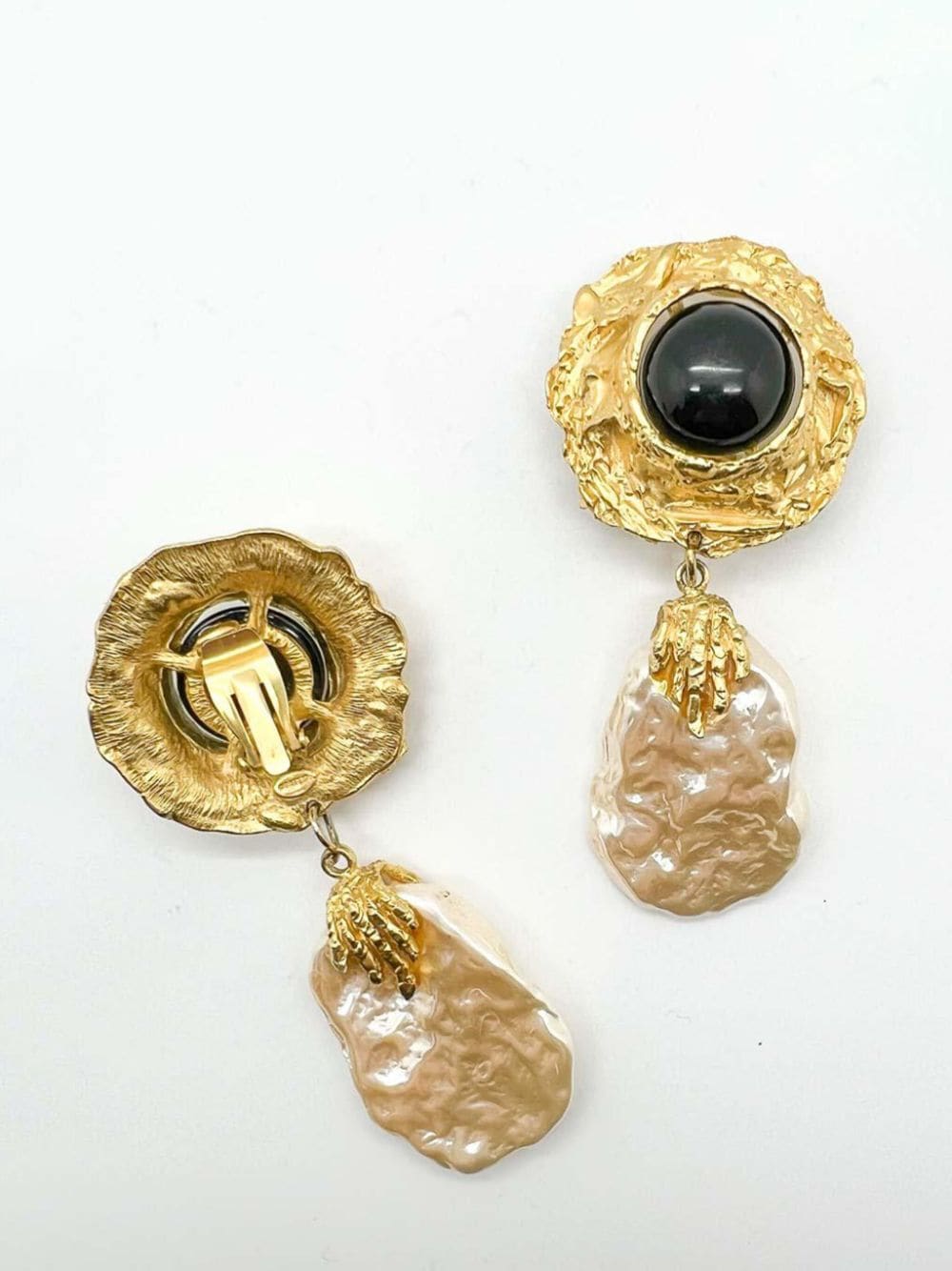 Jennifer Gibson Vintage Craft Black Cabochon & Pearl Statement Earrings 1980s - Goud