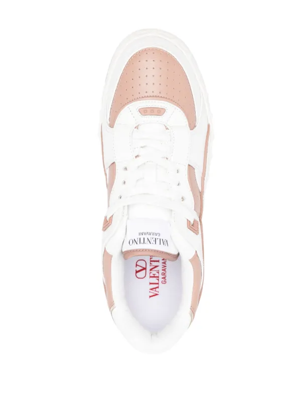 Valentino Garavani FREEDOTS XL ラウンドトゥ ロゴ スニーカー Valentino Garavani☆関税込☆Freedots XL レザー スニーカー