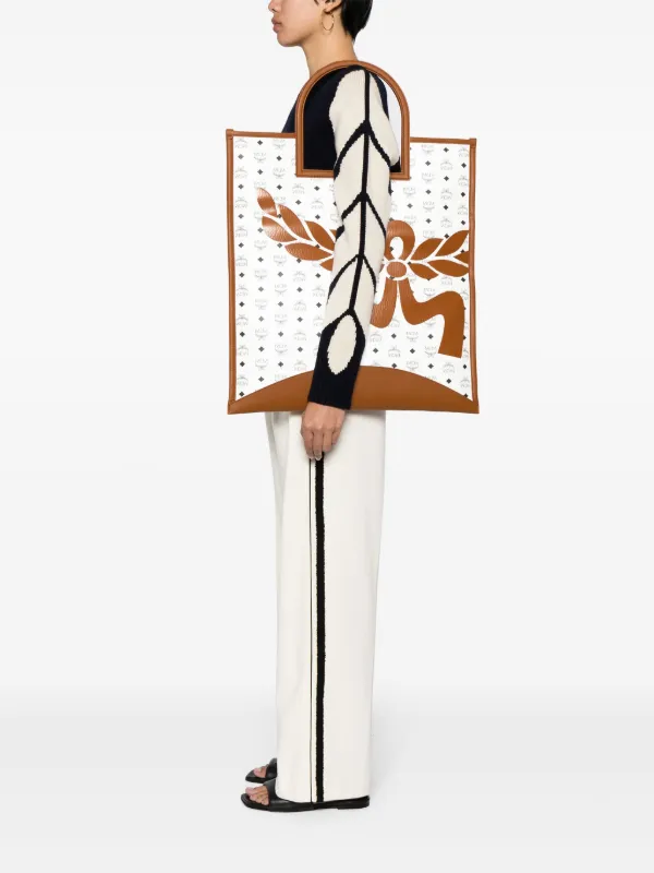 MCM extra-large Aren Mega Laurel Visetos Tote Bag | White | FARFETCH