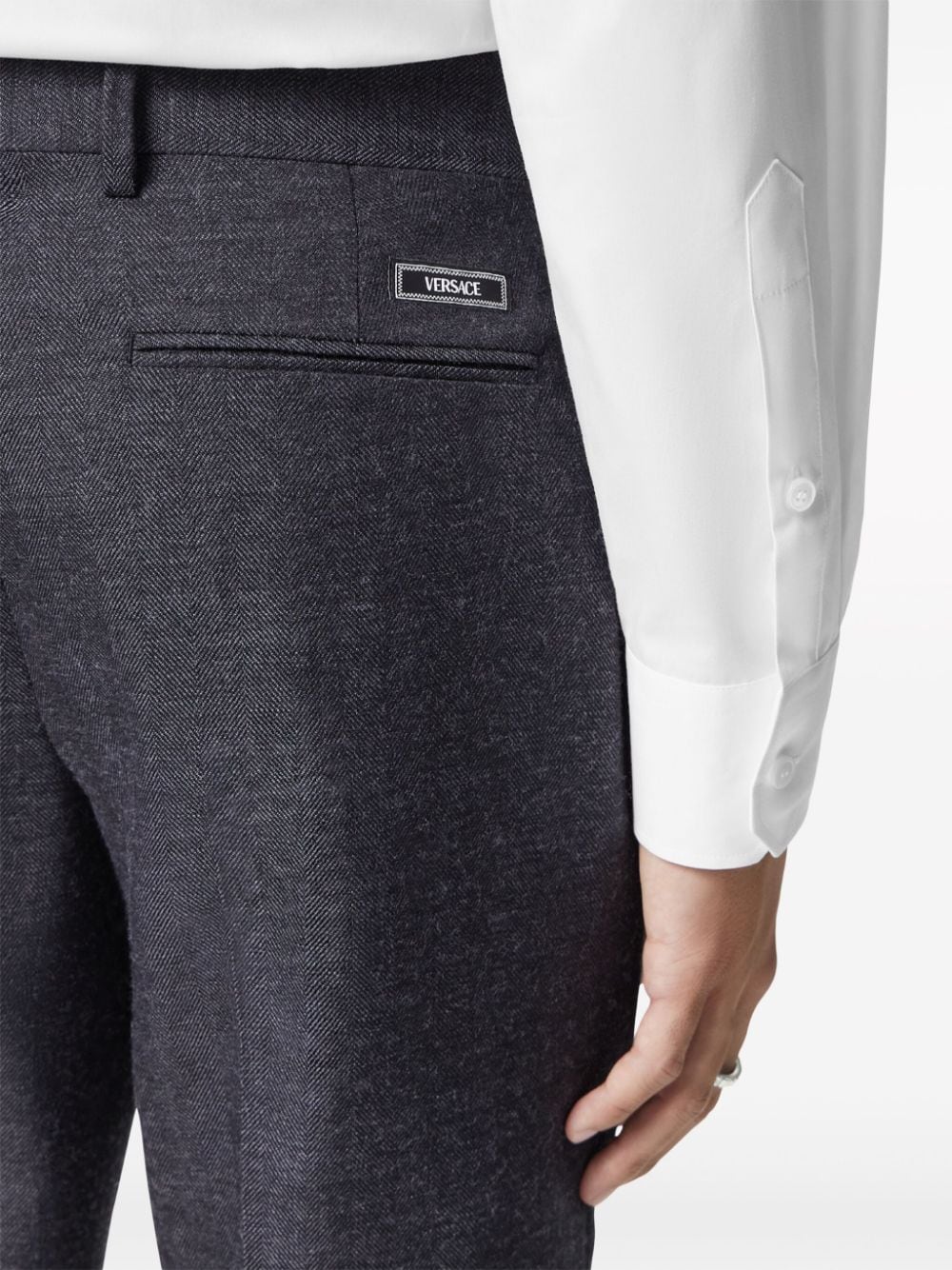Versace Geplooide katoenen pantalon Grijs