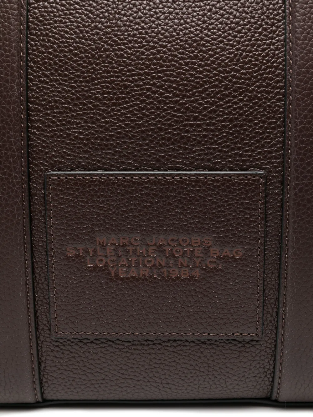 Marc Jacobs Medium The Leather Tote Bag In 褐色