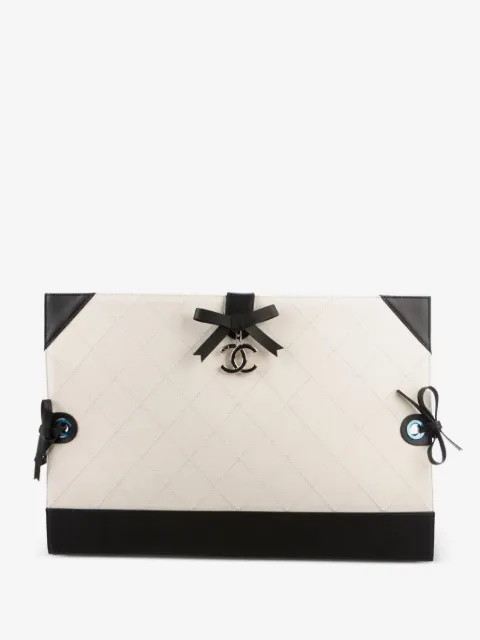 CHANEL Pre-Owned bolsa de mano mini con capitonado de rombos y logo CC 2014