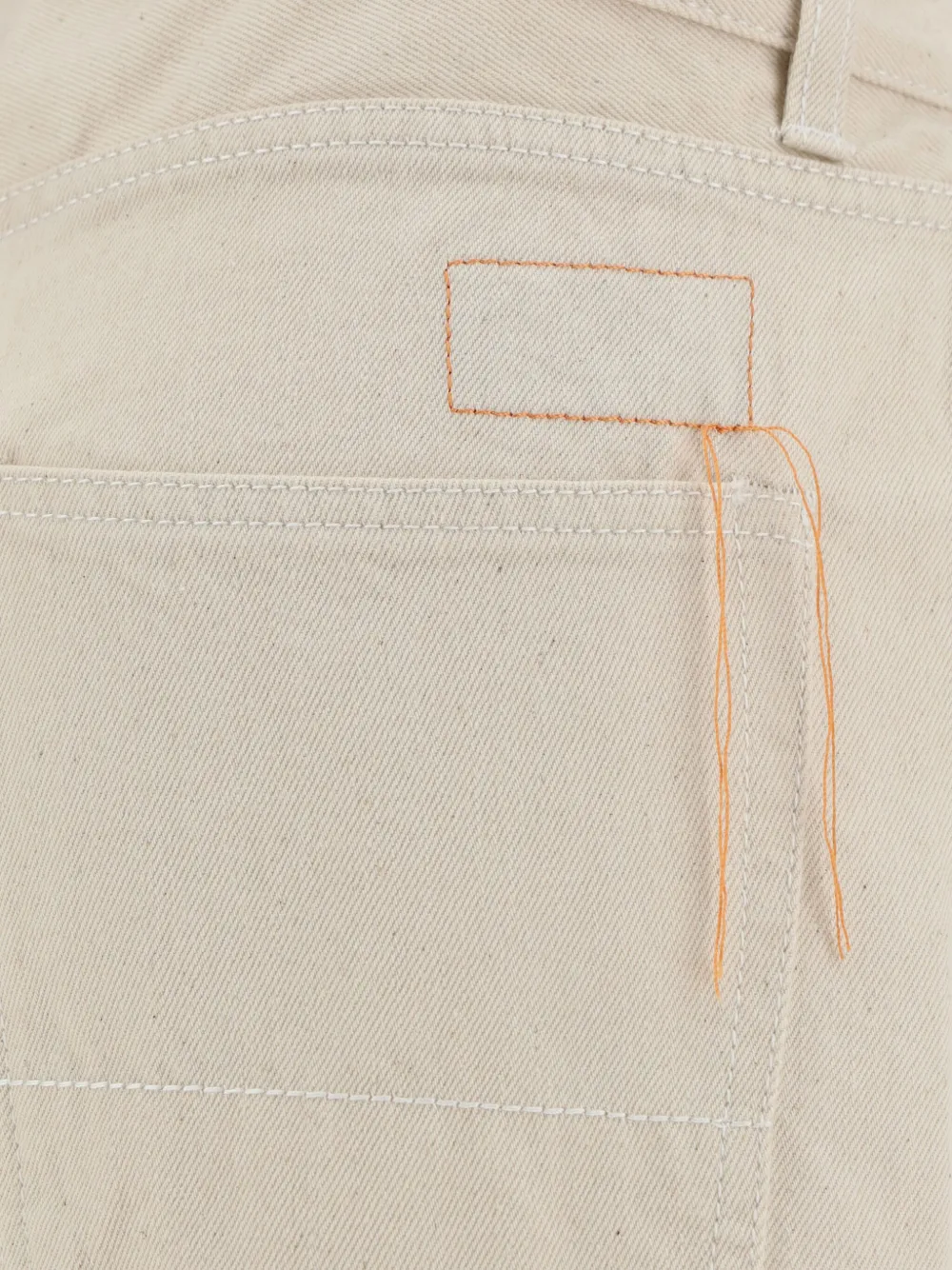 对比缝线牛仔裤