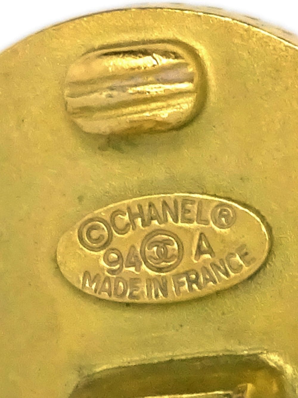 Pre-owned Chanel Cc 纽扣形夹扣式耳环（1994年典藏款） In Black