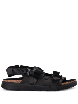 A.P.C. Aly バックルストラップ レザーサンダル | ブラック | FARFETCH JP