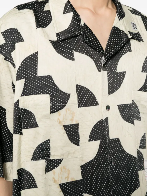 美品ミハラ ヤスヒロ パッチワーク 撥水 転写プリント シャツ 総柄 Maison MIHARA YASUHIRO パッチワークパターン シャツ | ブラック